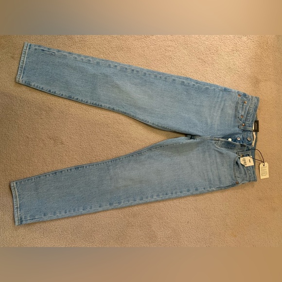 NWT Levi’s faded Wedgie Jeans. - Picture 4 of 5